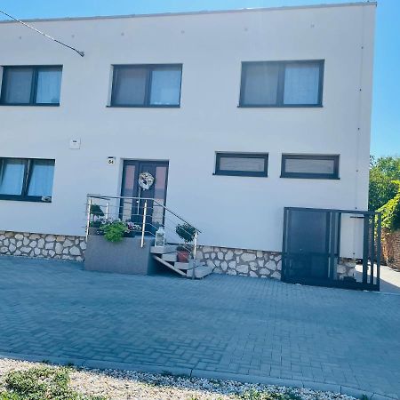 Apartmany Lednice Nejdek エクステリア 写真
